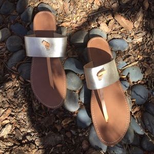 Mossimo silver-gold leather flip flops.8 1/2M.
